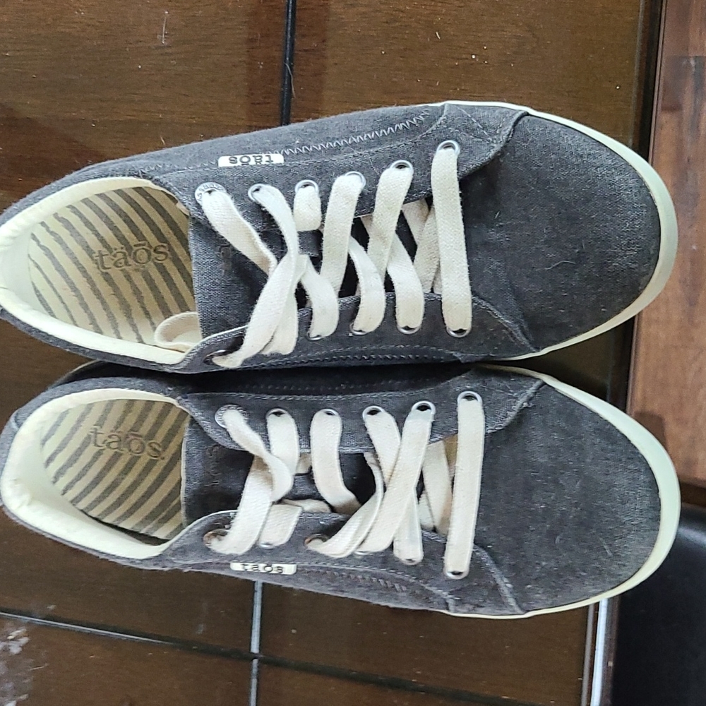 Taos sneakers